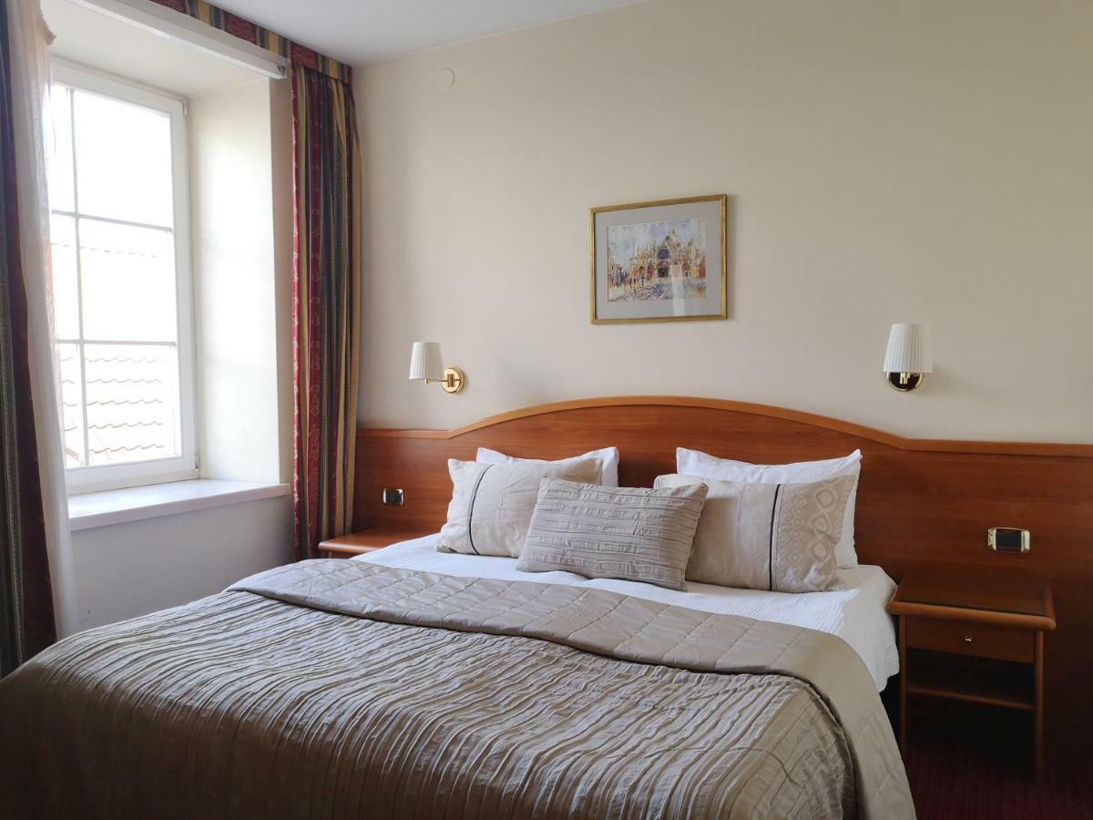 The Old Town Apartment 207 By Urban Rent Vilnius Bagian luar foto